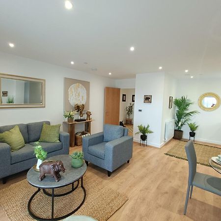 Snuggle Inn: Riverside Apartments with Thames Views London Exterior photo