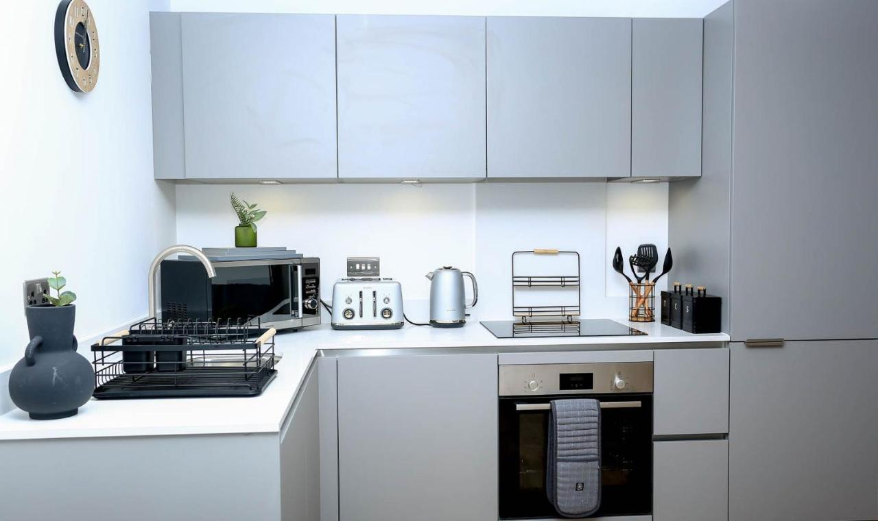 Snuggle Inn: Riverside Apartments with Thames Views London Exterior photo