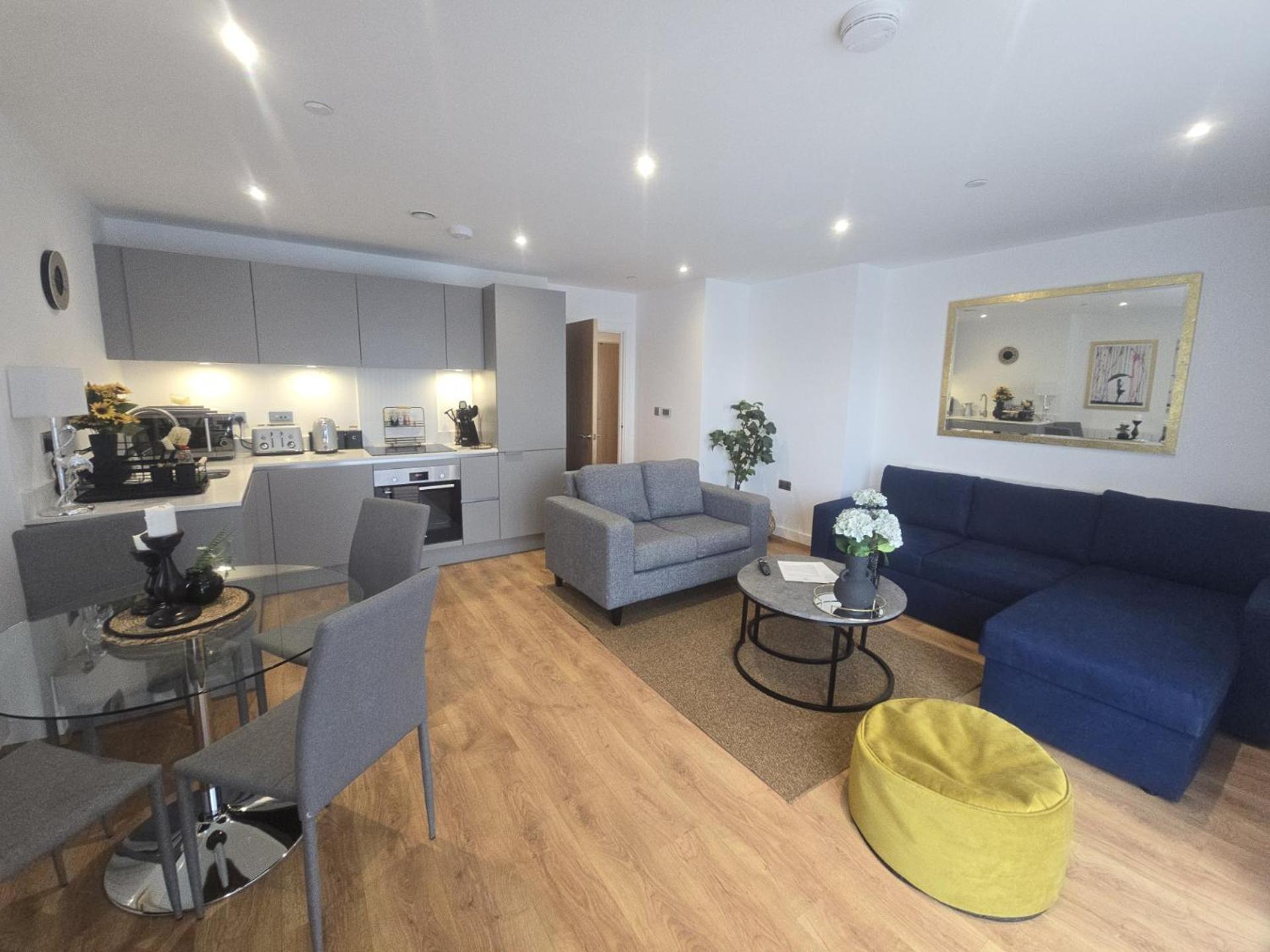 Snuggle Inn: Riverside Apartments with Thames Views London Exterior photo